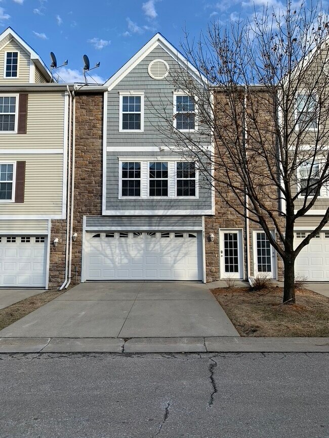 Vista exterior - 387 NE Kingwood