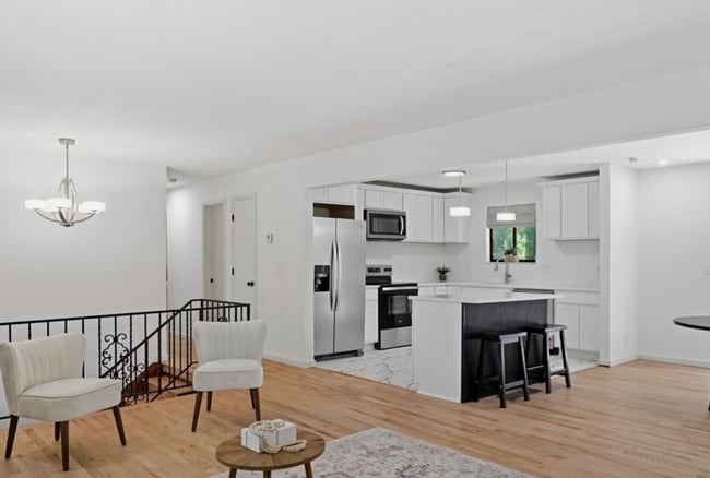 Building Photo - 3473 Sunnyside Dr