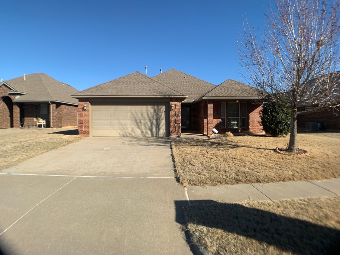 Primary Photo - Three Bedroom Brick Mustang