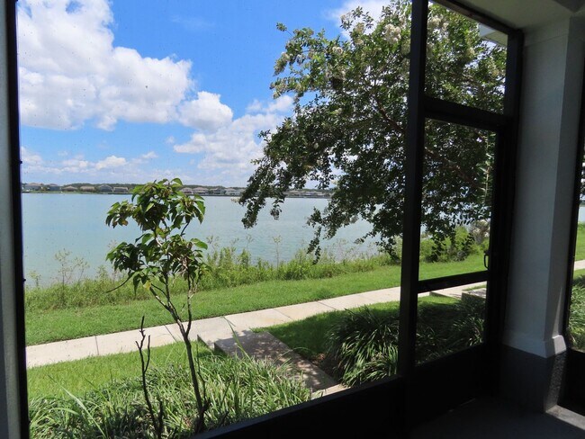 Foto del edificio - Waterside Point Townhome