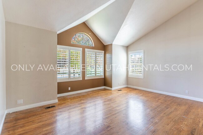 Foto del edificio - 5854 Walden Ridge Dr