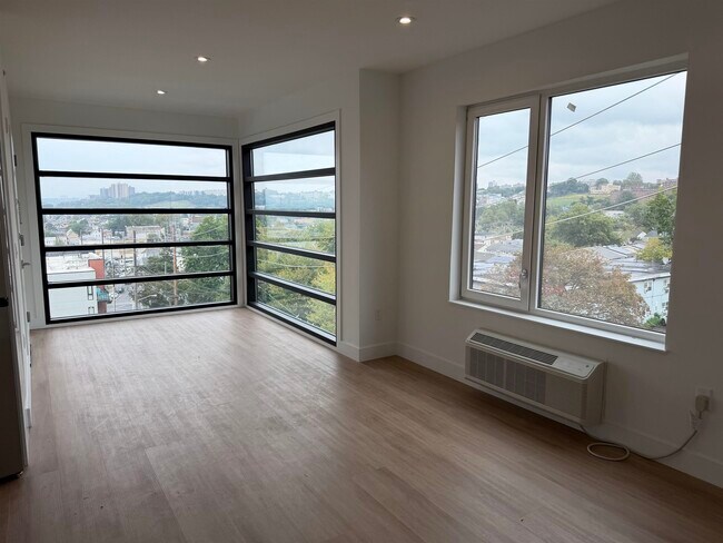 Building Photo - 3309 Liberty Ave