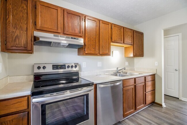 Building Photo - Stunning 3-Bedroom in Burlington