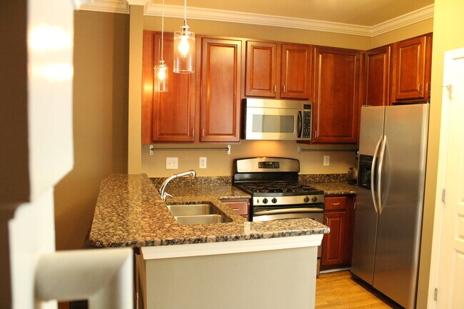 Building Photo - 1035 S Sycamore Green Pl
