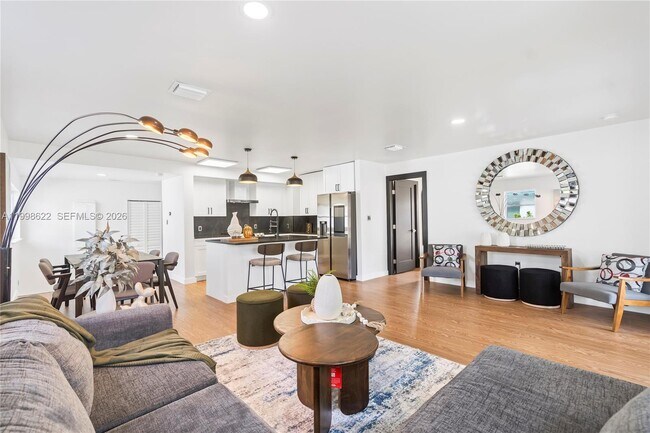 Foto del edificio - 1911 SW 57th Ave