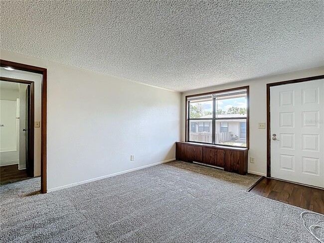 Foto del edificio - 611 Mt Homer Rd