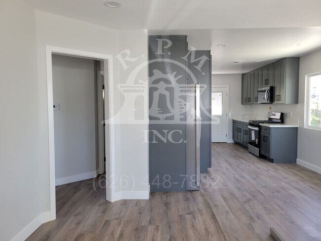 Foto del edificio - 13872-13874 Saranac Dr