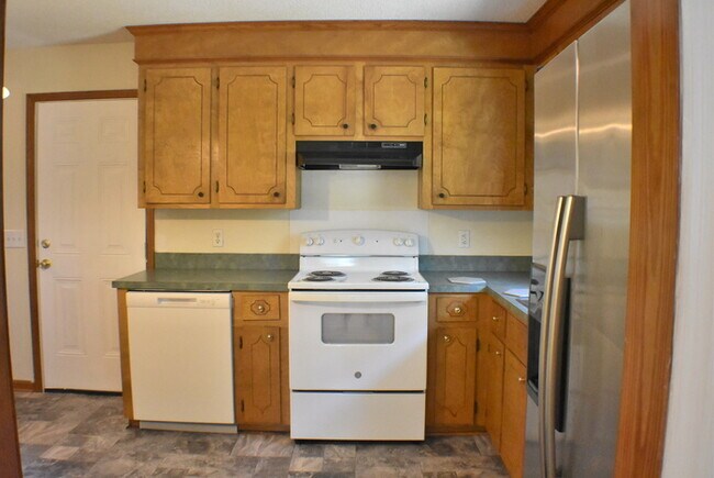 Building Photo - 111 Sandwood Drive