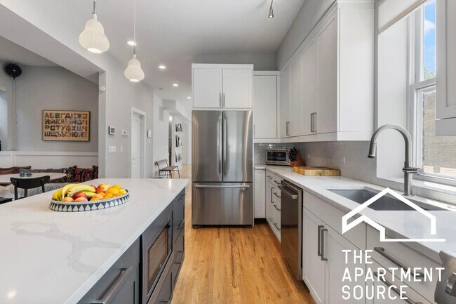 Foto del edificio - 2628 N Whipple St