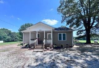 Building Photo - 469 Childrens Home Rd