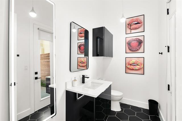 Foto del edificio - 4811 Cowan Ave