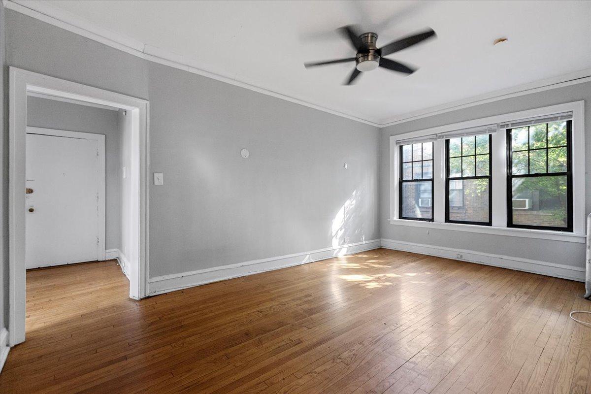 Foto principal - 1 bedroom in Chicago IL 60618