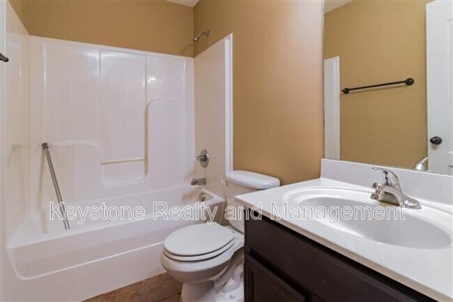 Foto del edificio - 1721 Thistlewood Dr