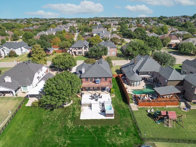 Building Photo - 925 Sunset Hill Dr