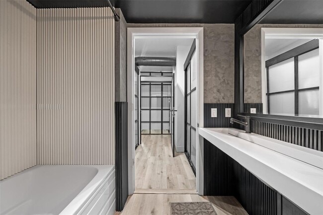 Foto del edificio - 690 SW 1st Ct