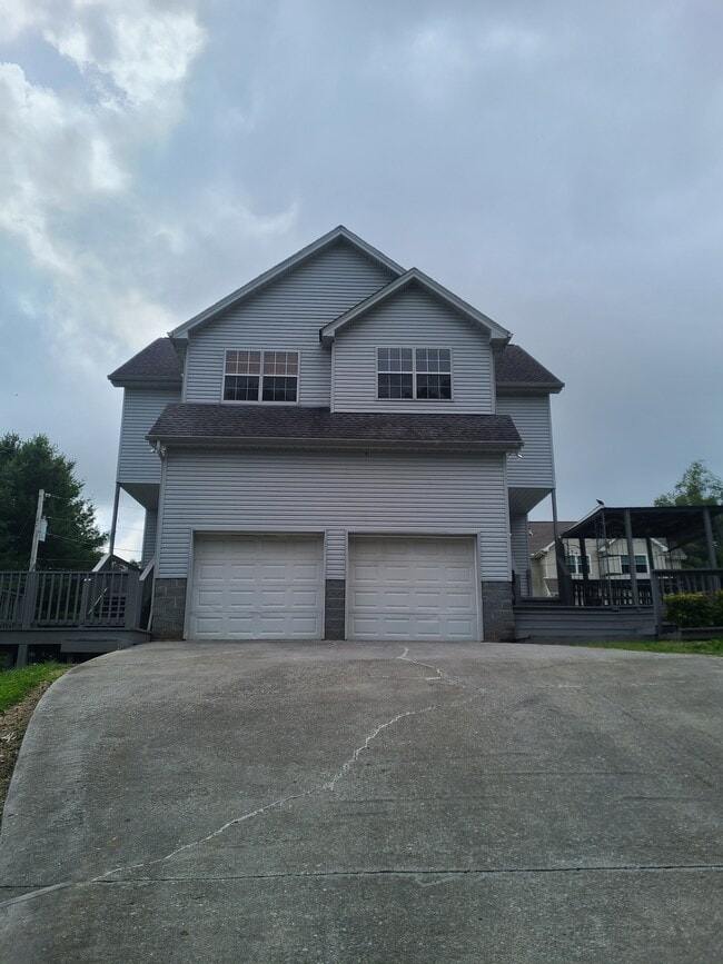 1528/1526 Old Oak Lane - 1526 Old Oak Ln