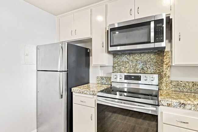 Foto del edificio - 935 Castlewood Dr