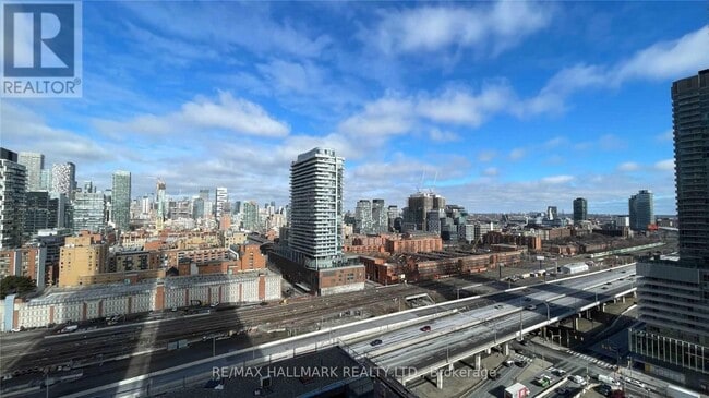 Building Photo - 138 Downes St