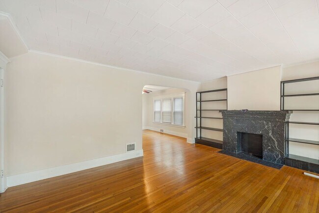 Foto del edificio - 122 Stratford Rd