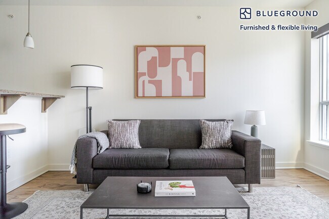 Foto del edificio - 10351 NE 10th St