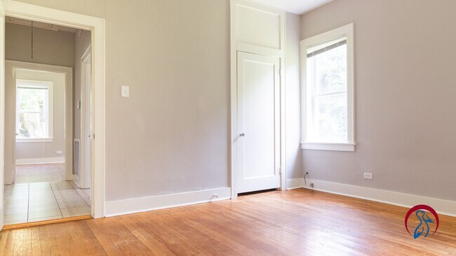 Foto del edificio - @ bed 1 bath Home for Rent right off 165 i...