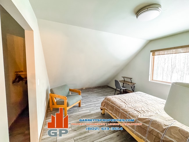 Building Photo - 1698 Winch Hill Rd