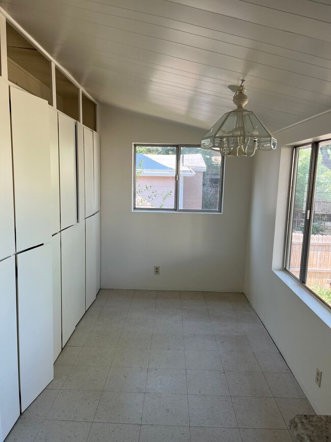 Building Photo - Early 1900's Charm In This Two Bedroom in Prescott