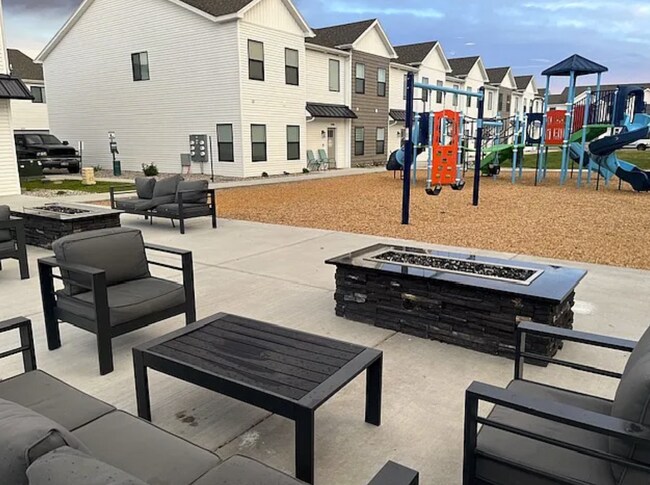 Foto del edificio - 2966 Huntshire Ave