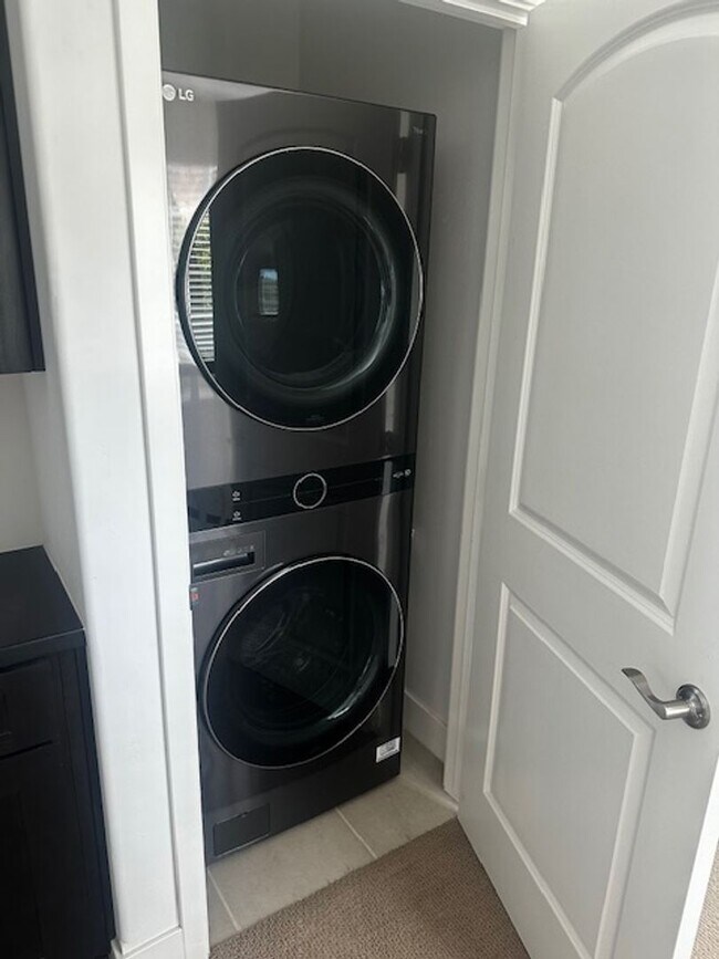Foto del edificio - 3 Bedroom, 3.5 Bath Townhouse Style Condo ...