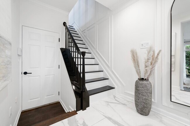 Foto del edificio - 444 Albany Ct