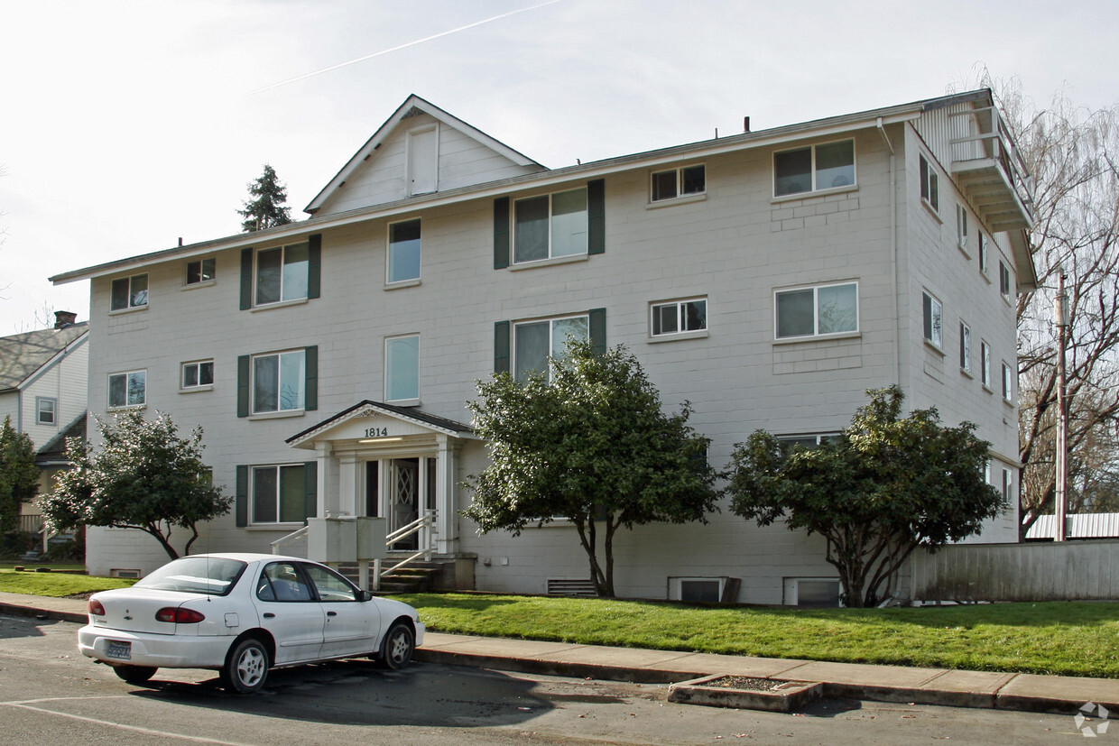 Building Photo - Cedar Street Apartments