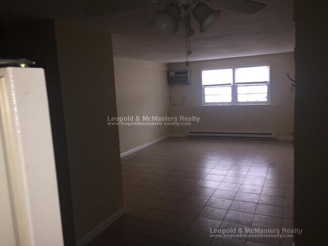 Building Photo - 39 Dinan Dr