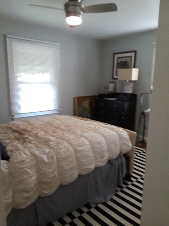 Foto del edificio - 2454 Medway Dr