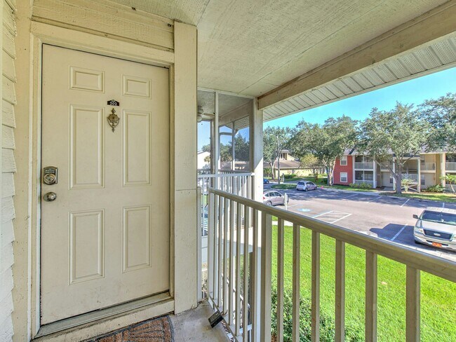 Building Photo - 209 Lake Brook Cir