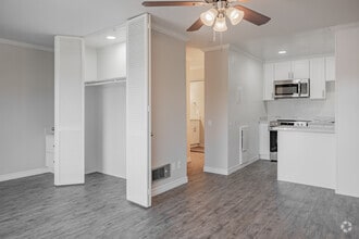 Studio Upgraded - 500SF - Beach House Apartments