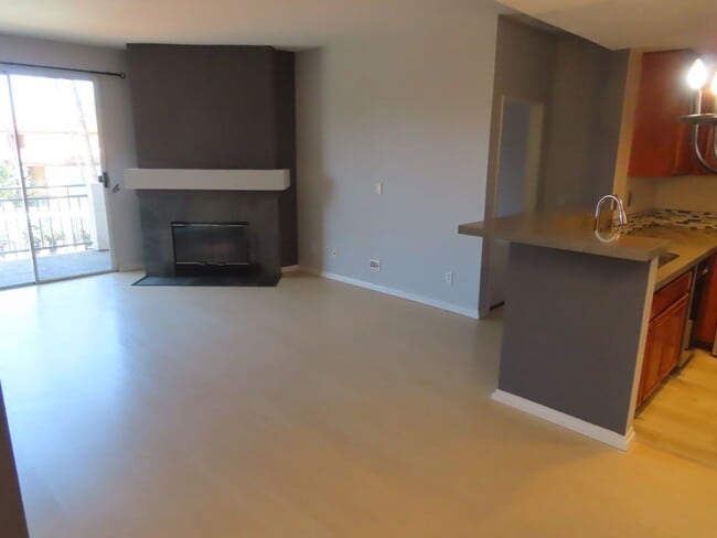 Building Photo - Two Bedroom Condo in the Heart of Mission Valley