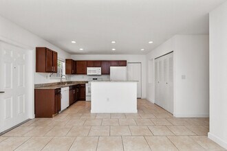 Building Photo - 3525 NW 114th Ln