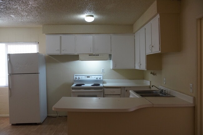Building Photo - 2916 Marlin Ave