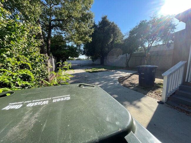 Back Yard - 130 E California St