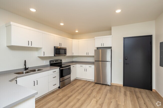 3BR, 2BA - 1296SF - Cocina - The Radius