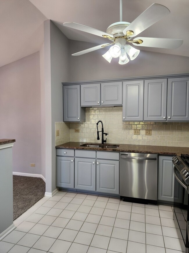 Foto del edificio - 2753 S Cedar Glen Dr