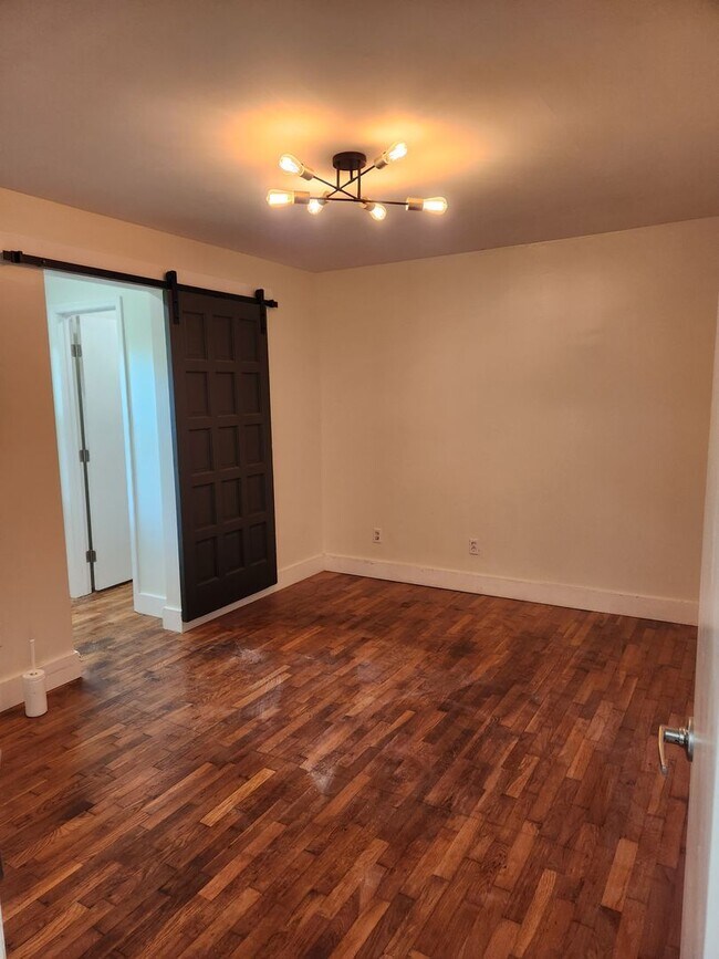 Foto del edificio - Newly renovated 3-bedroom/2-bathroom house!