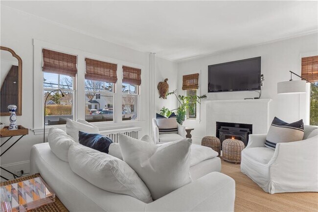 Foto del edificio - 193 Coggeshall Ave