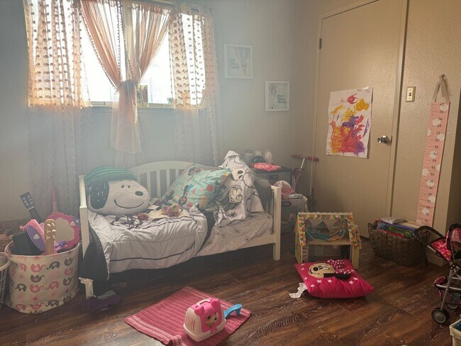 Foto del edificio - 1725 Sunkist Dr