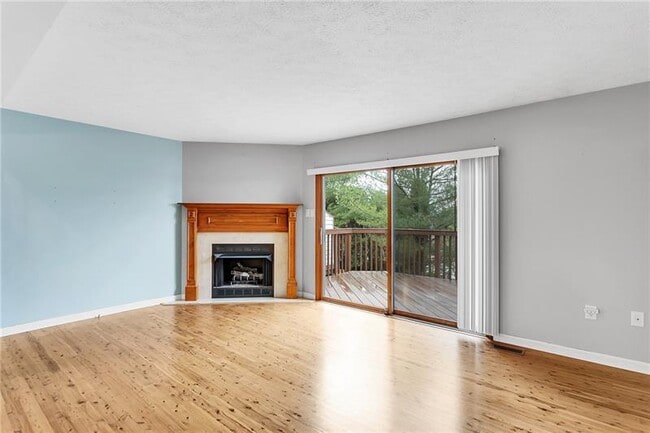 Building Photo - 3027 Estate Dr