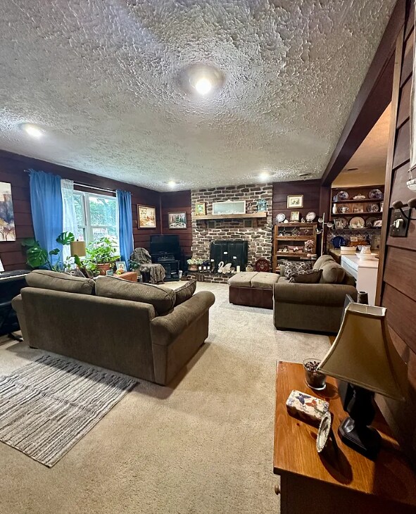Living Room - 1840 Indianapolis Rd