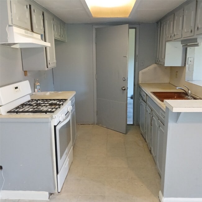 Building Photo - 11223 Spottswood Dr