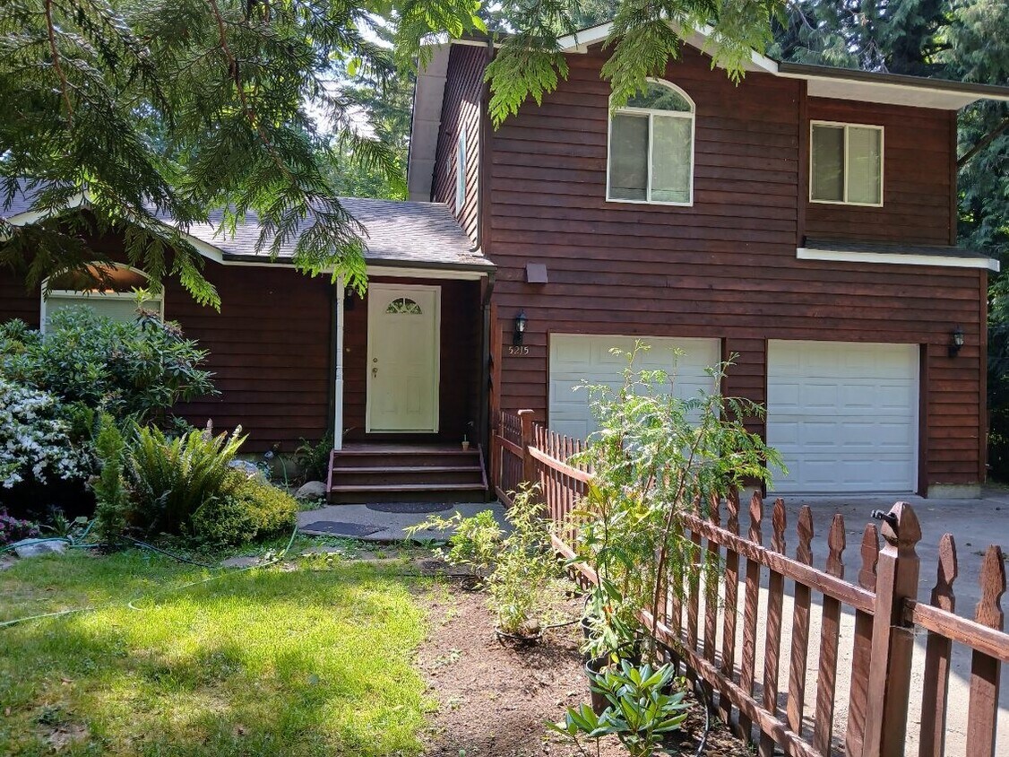 Primary Photo - 5215 Dolphin Ln NW