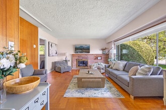 Building Photo - 2694 W King Edward Ave