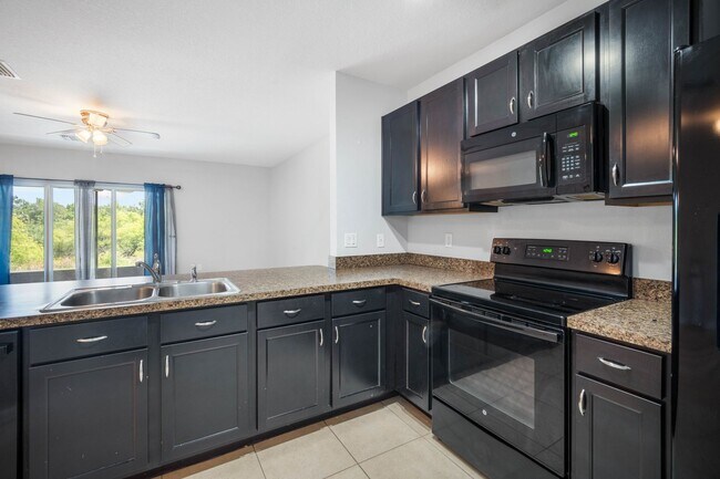 Foto del edificio - Spacious Townhome in Gated Copper Ridge Co...
